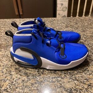 Nike Air Zoom Racer Blue Crossover 2 GS Basketball Shoes Size 6.5 Y NWOT